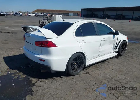 2011 Mitsubishi Lancer Evolution Gsr z USA, uszkodzony, nr VIN JA32W8FV3BU046554